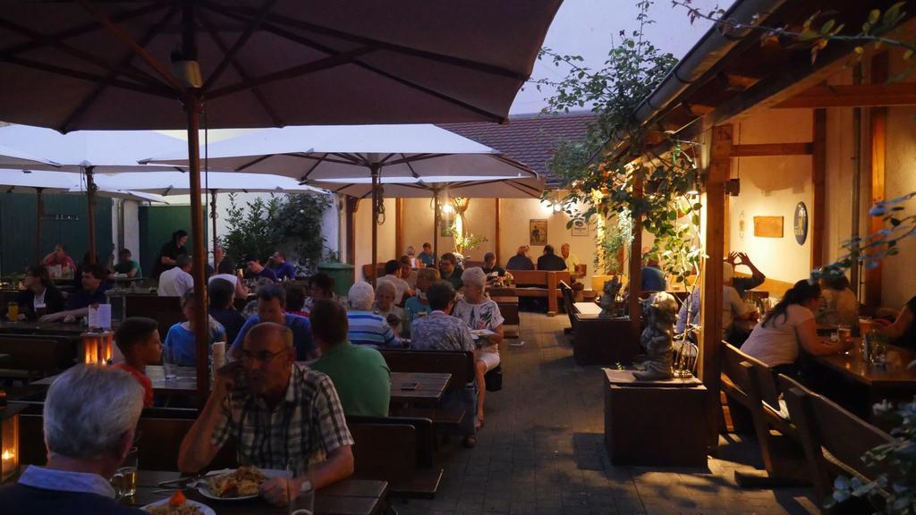 Hotel & Brauerei-Gasthof Neuwirt Neuburg an Der Donau Εξωτερικό φωτογραφία