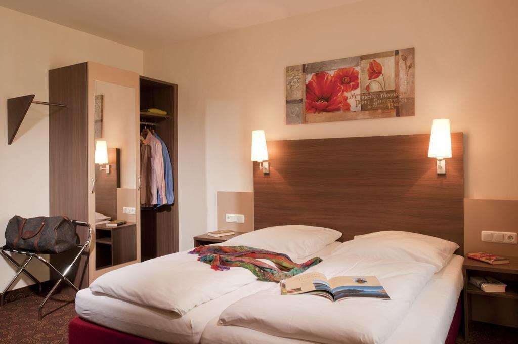 Hotel & Brauerei-Gasthof Neuwirt Neuburg an Der Donau Εξωτερικό φωτογραφία